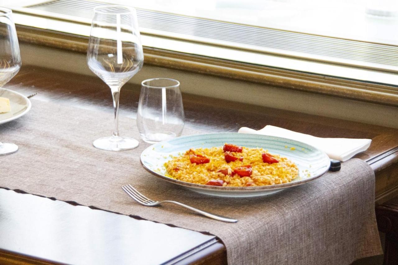 Albergo Italia Новара Экстерьер фото