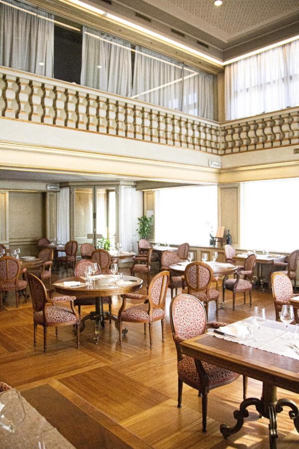 Albergo Italia Новара Экстерьер фото