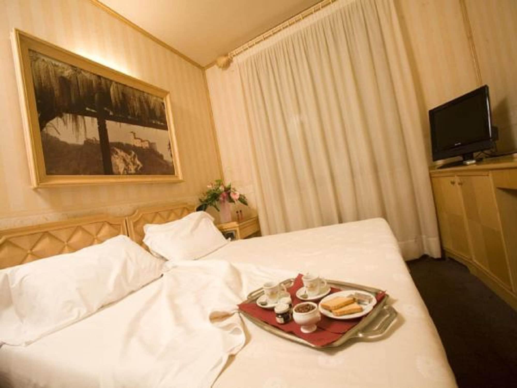 Albergo Italia Новара Номер фото