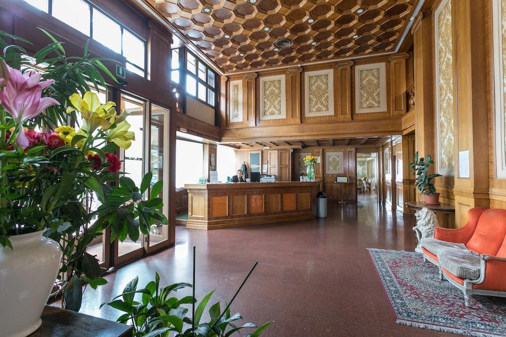Albergo Italia Новара Экстерьер фото