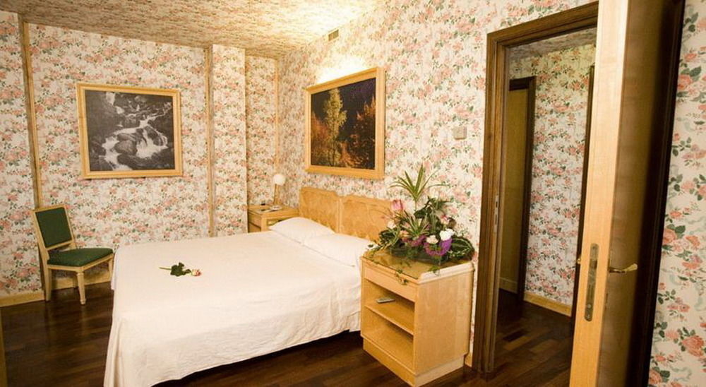 Albergo Italia Новара Экстерьер фото