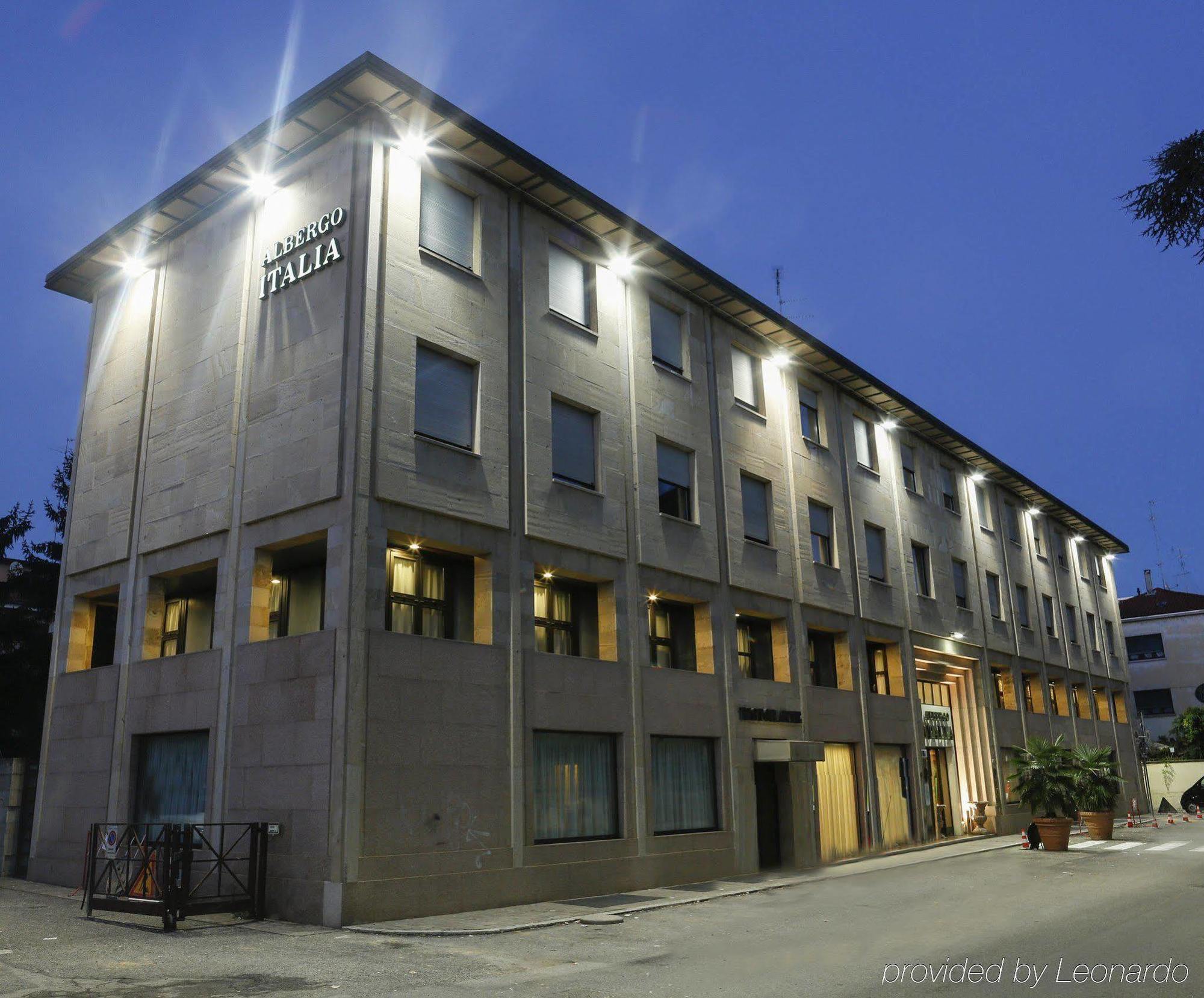 Albergo Italia Новара Экстерьер фото