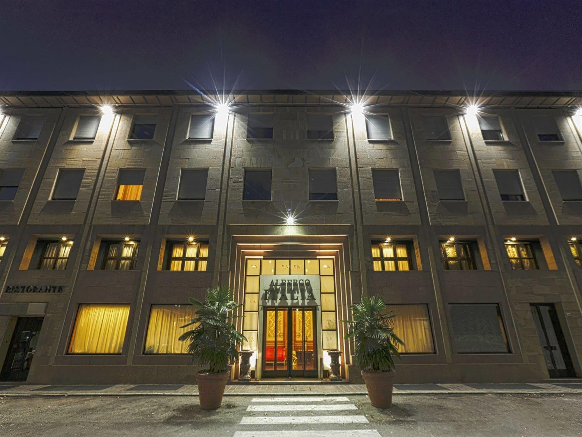 Albergo Italia Новара Экстерьер фото