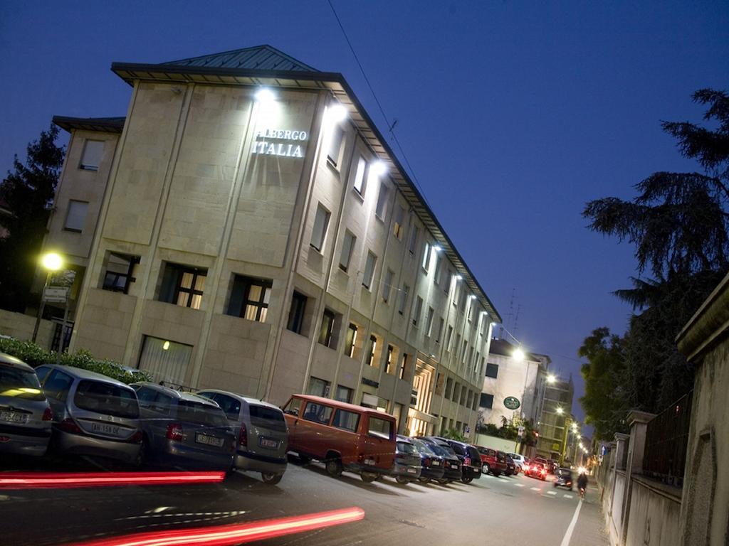 Albergo Italia Новара Экстерьер фото