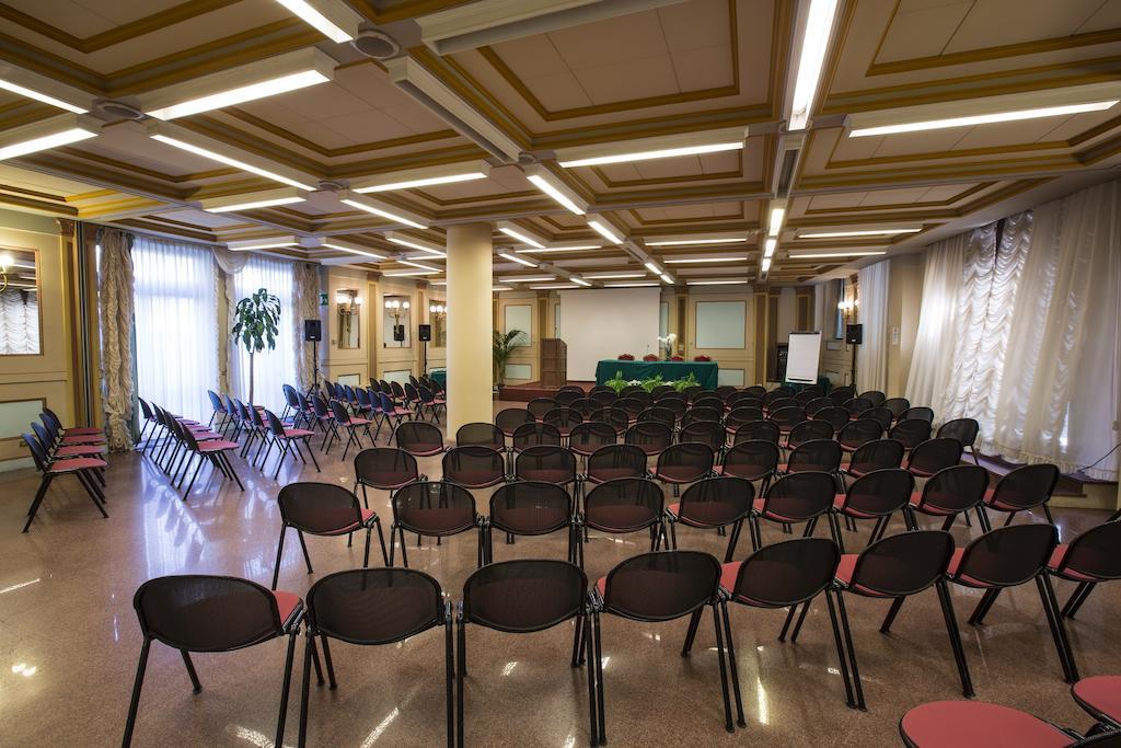 Albergo Italia Новара Экстерьер фото