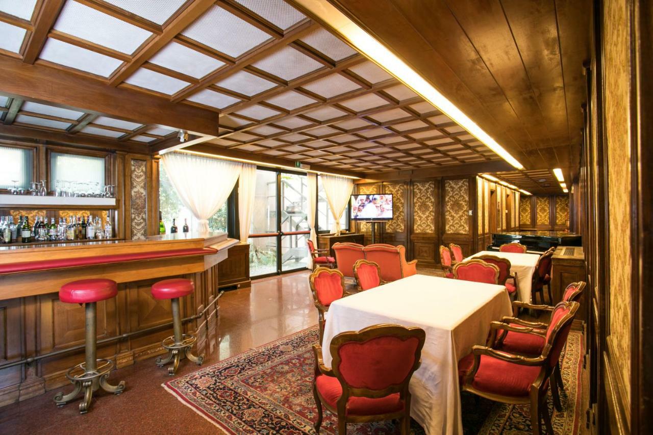 Albergo Italia Новара Экстерьер фото