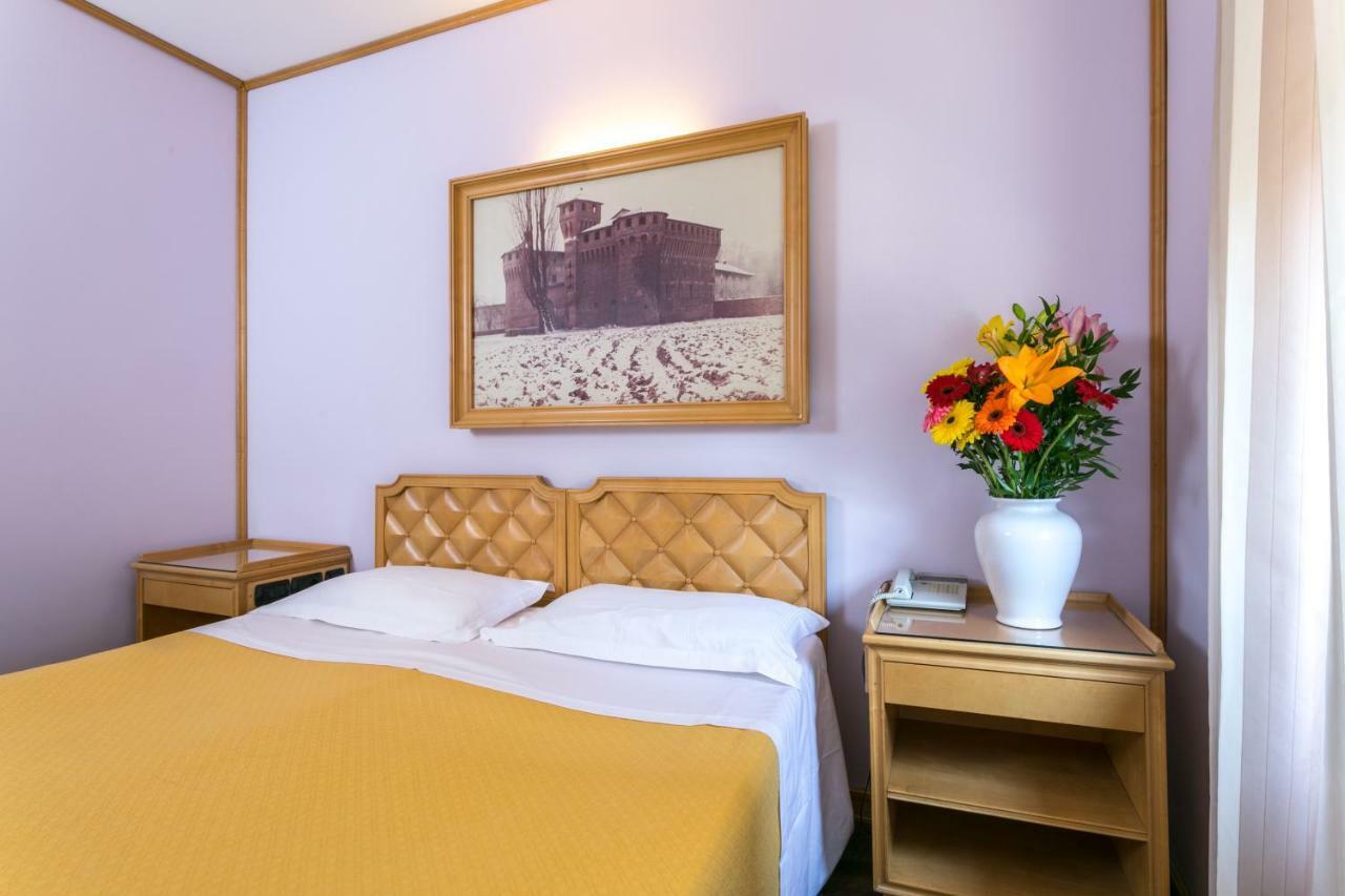 Albergo Italia Новара Экстерьер фото