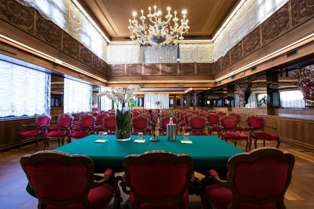 Albergo Italia Новара Экстерьер фото